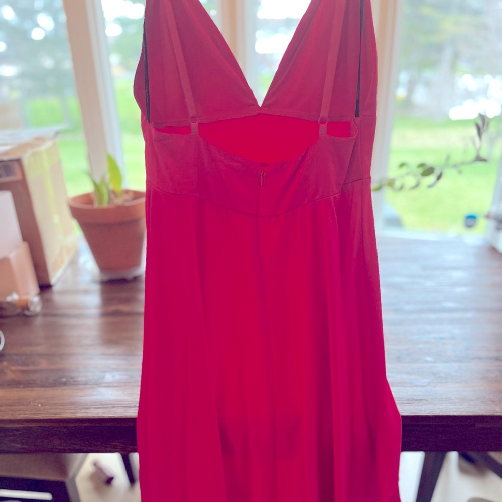 Cute high low pink dress!